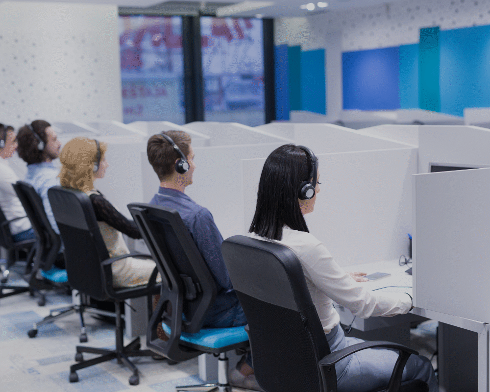 Airline operations control center team coordinating decisions to improve operational resilience during disruptions
