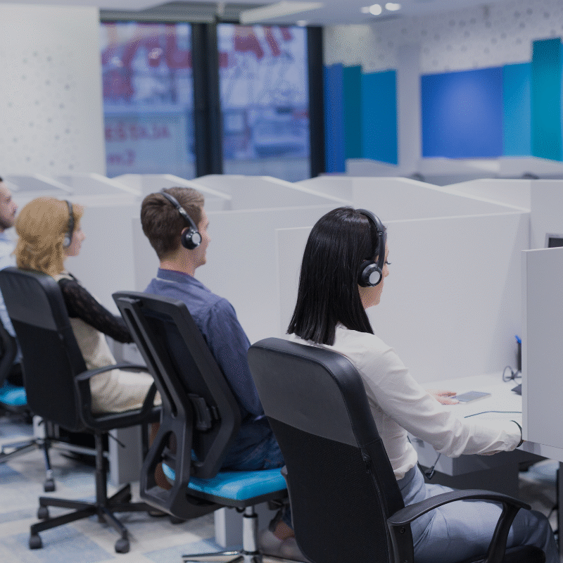 Airline operations control center team coordinating decisions to improve operational resilience during disruptions