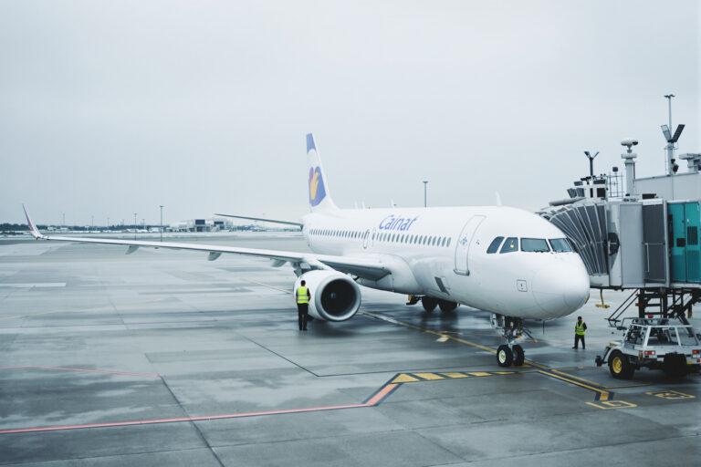 Tarmac Delay Protocols: What Airlines Overlook When Passengers Are Stuck on Board